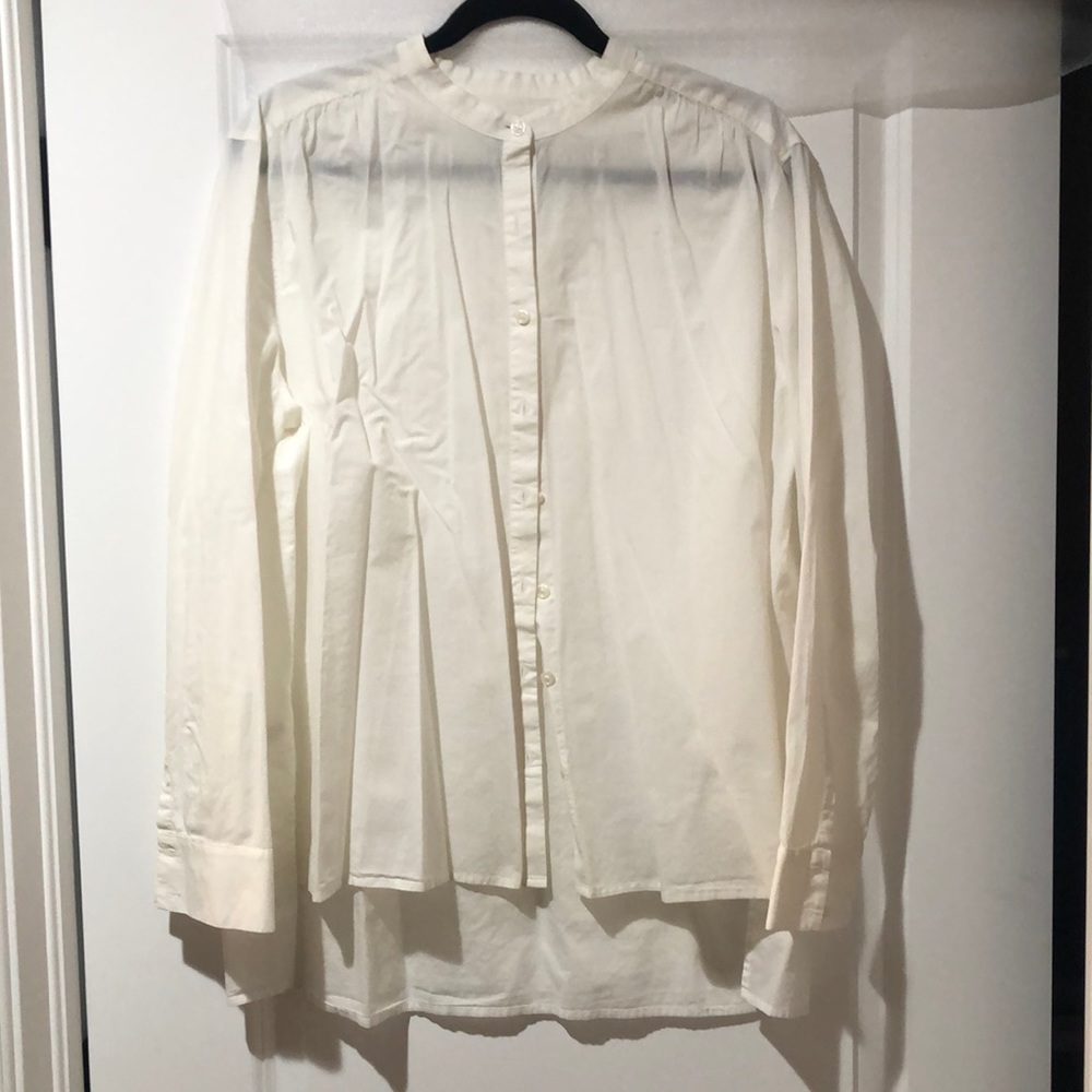 Ann Taylor White Mandarin Collar A line shirt. Size XL